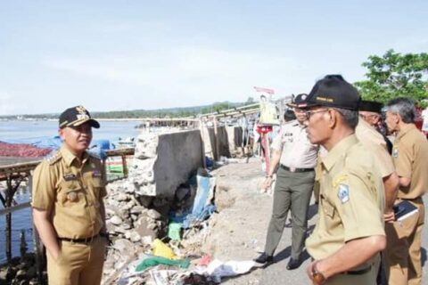 Akibat Abrasi, Bupati Bantaeng akan Bangun Pemecah Ombak