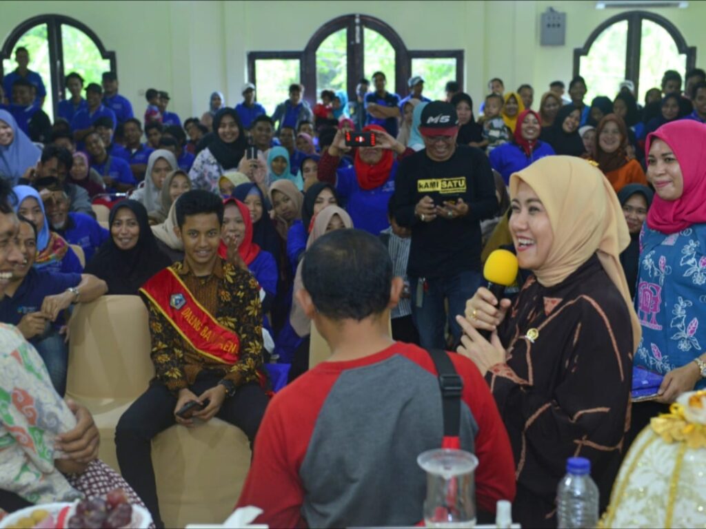 Aliyah Mustika dan Kemenkes Sosialisasikan Germas di Bantaeng
