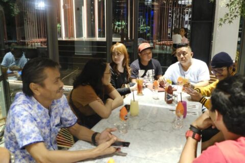 Kreatif, Wabup Lutra Apresiasi Selebgram dan Komedian di Makassar