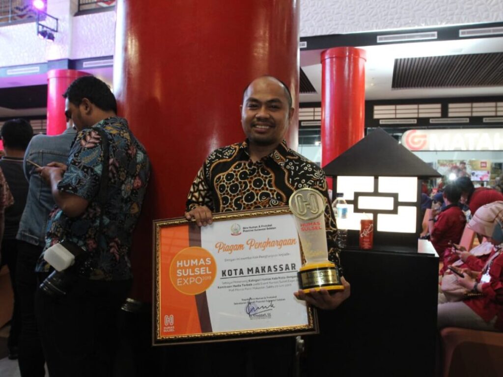 Humas Makassar Raih Penghargaan Kemitraan Media Terbaik 2019