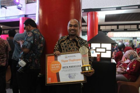 Humas Makassar Raih Penghargaan Kemitraan Media Terbaik 2019