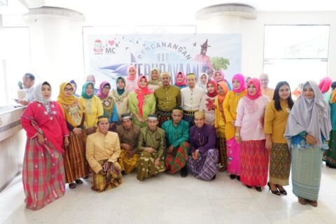 Hari Budaya, Dinas PM-PTSP Makassar Kompak Kenakan Baju Adat