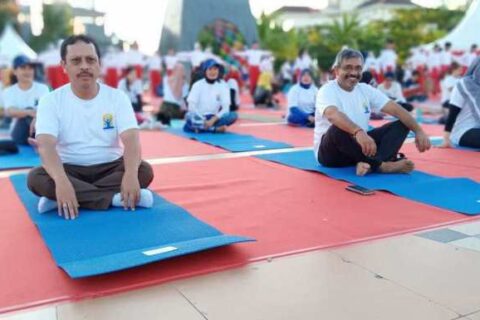 Warga Makassar Antusias Ramaikan Festival Yoga Internasional