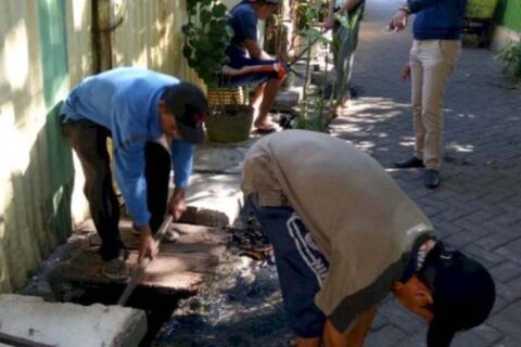 Pemerintah Kelurahan Lariangbangi Fokus Normalisasi Drainase