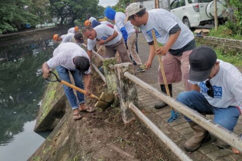 Disperkim Makassar Bersama GMTD Gelar Aksi Bersih