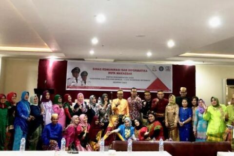 Hari Kebudayaan, Dinas Kominfo Kota Makassar Kompak Pakai Baju Adat