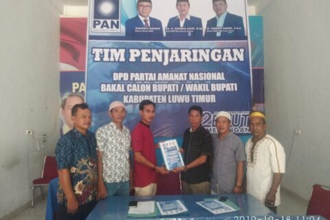 Jelang Pilkada Lutim, Perwakilan Masyarakat Ambil Formulir Untuk Aris Situmorang
