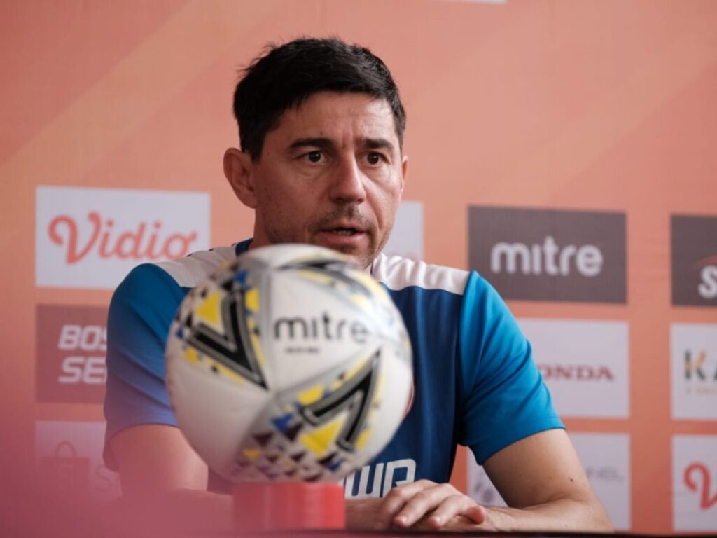 Jamu Arema FC Jadi Misi Balas Dendam Kalezic
