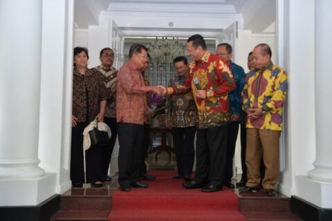 Temui Wapres JK, Pimpinan MPR Sampaikan Undangan Pelantikan Presiden dan Wapres