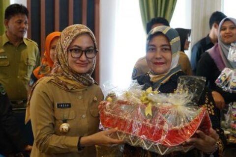 Pemkab Luwu Utara Serahkan Bantuan ke Puluhan Wirausaha Berprestasi