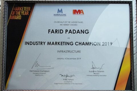 Dirut Pelindo IV Farid Padang Raih “Industry Marketing Champion 2019”