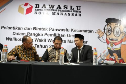 45 Panwas Kecamatan Dilantik, Ini Wali Kota Makassar
