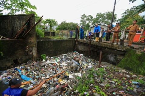 Wali Kota Tinjau Lima Pintu Air di Kota Makassar