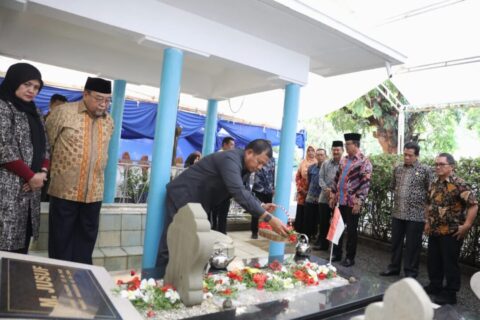 Peringati HUT ke 73 BPK RI, Iqbal Suhaeb Ziarah Makam M Jusuf