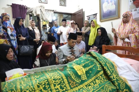 Setiba di Bandara, Walikota Makassar Langsung ke Rumah Duka Ahmad Kafrawi