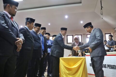 Tiga Direksi Perusda dan Dewas Kota Makassar Dilantik