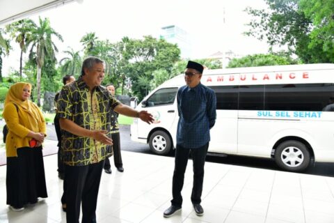 60 Tahun Usia Kabupaten Pinrang, Gubernur Sulsel Beri Hadiah Spesial Mobil Ambulans