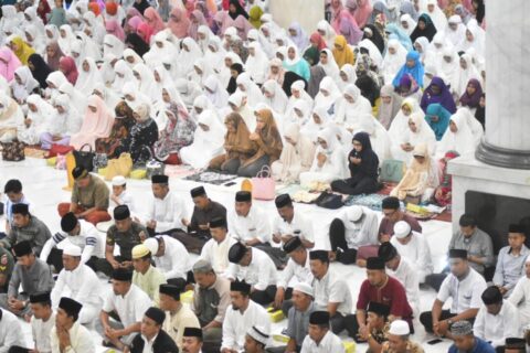 Dzikir Akbar 4 Tahun Kepemimpinan Adnan-Kio, Masyarakat Gowa Padati Masjid Agung Syekh Yusuf