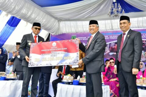 Kado HUT Pinrang: Bantuan Dana Milyaran dan Apresiasi untuk Para Raja