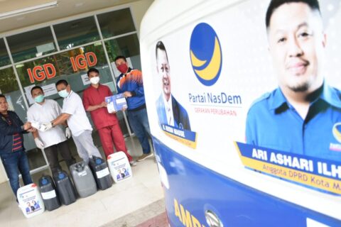 Lawan Covid-19, NasDem Makassar Bantu 150 Liter Disinfektan ke RSKD Sulsel