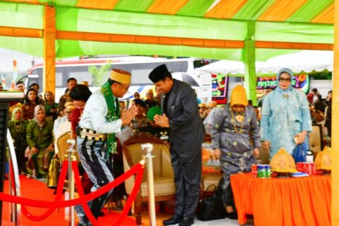 Salam Tidak Bersentuhan Tangan, NA: Kita Cegah Efek yang Besar