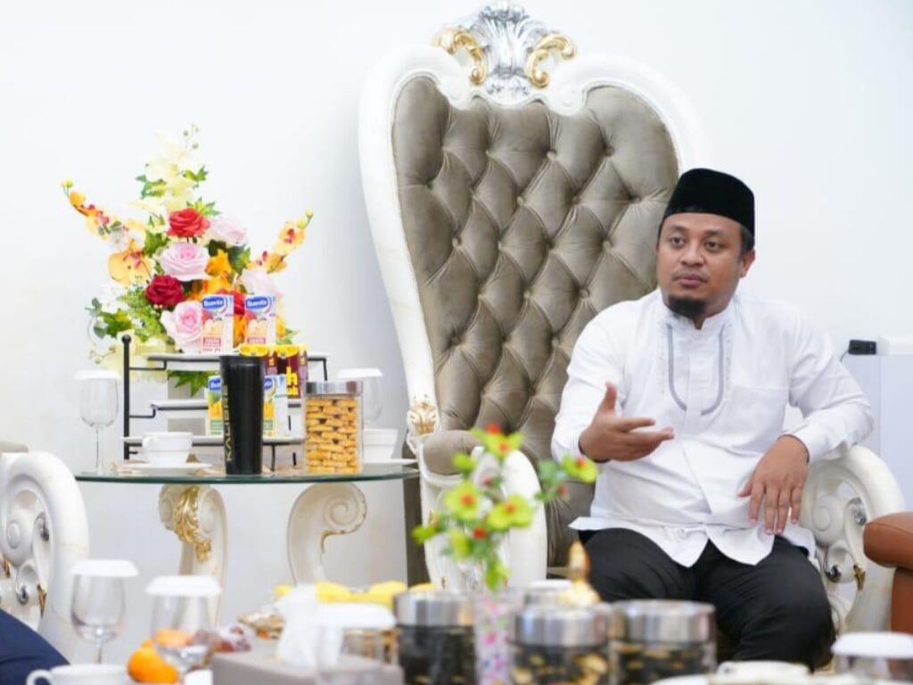 Prihatin Insiden Bom Bunuh Diri di Gereja Katedral, Plt Gubernur Sulsel : Kami Terus Koordinasi Bersama Kepolisian