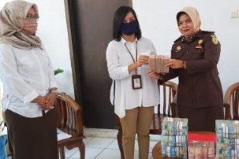 Mantan Kepsek di Bone Kembalikan Uang Hasil Korupsi