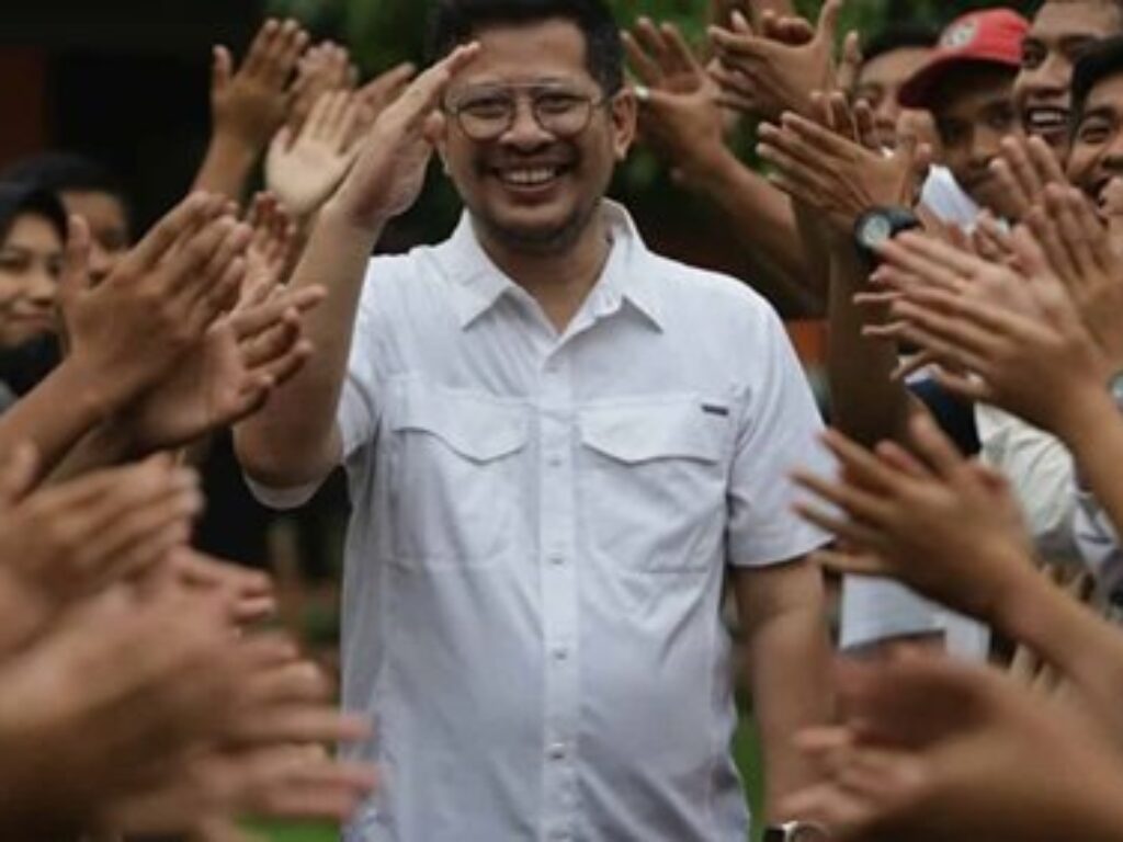 Peringati Hardiknas, AQL Islamic School Bedah Buku Irman Yasin Limpo