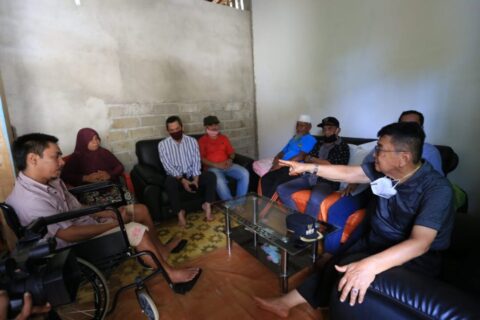 Wali Kota Palopo Kunjungi Warga Lebang yang Tidak Dapat Bantuan
