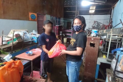 Diberi bantuan, Honorer SMA 10 Makassar Terimakasih Kepada Wagub Sulsel