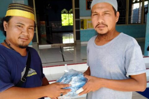 Bagikan Masker, KIM Salubulo Palopo Bantu Pemerintah Atasi Pandemi
