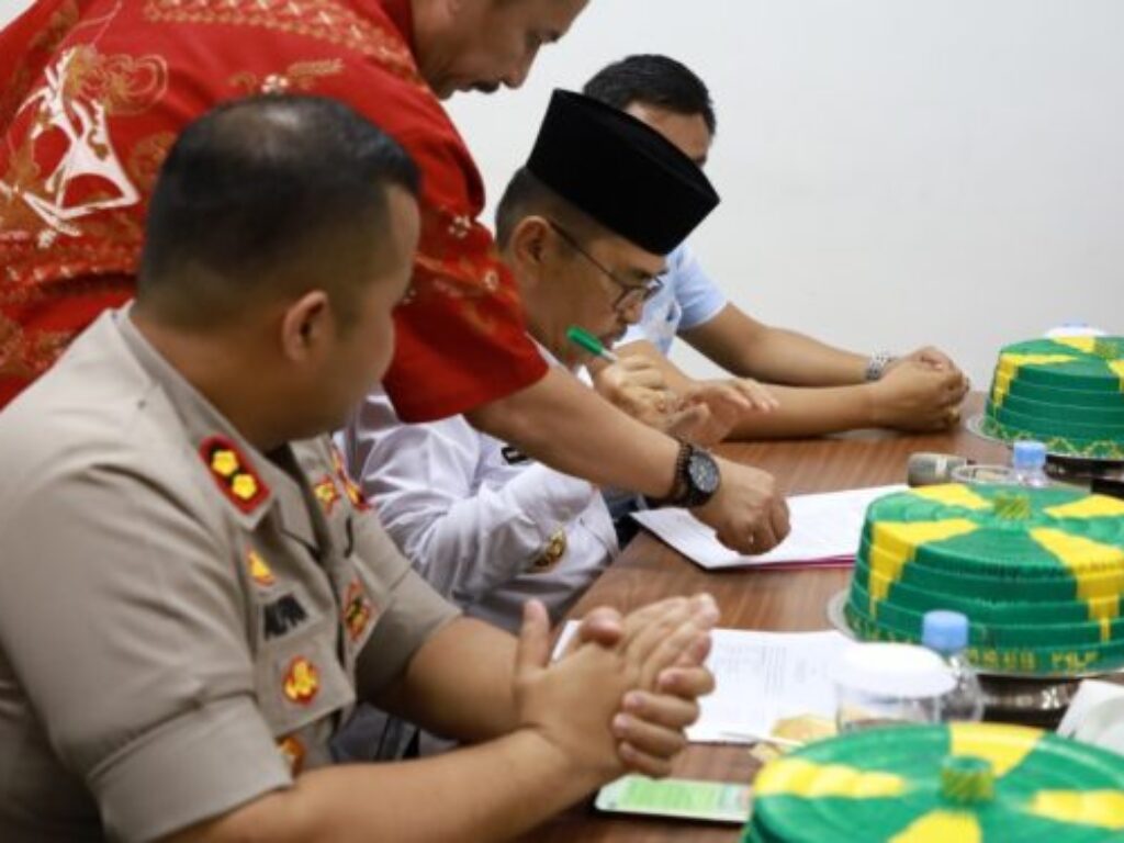 Wali Kota Palopo Tunda Kedatangan Kapal Pesiar