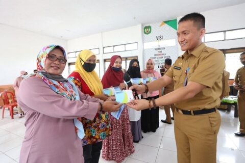 Tak Hapal Mars KB, Kadis PP & KB Palopo Nikmati Lirik Lagunya