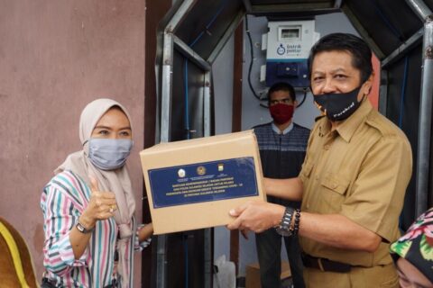 Pemkot Palopo Salurkan Paket untuk Pekerja Pariwisata dan Ekonomi Kreatif yang Terdampak Corona