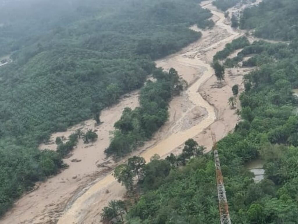 Kompala Unifa Meriahkan HUT RI di Camp Pengungsi Banjir Bandang Lutra