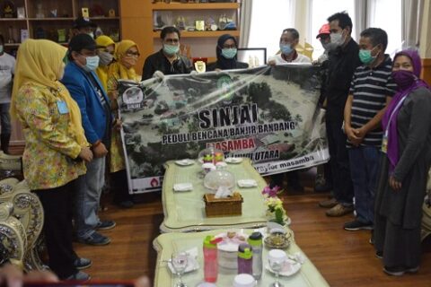 Bupati Lutra Apresiasi Bantuan Pemkab Sinjai untuk Bencana Masamba