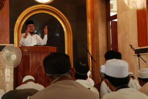 Beri Arahan di Masjid, Walikota Palopo Ingatkan akan Ada Sweeping Masker