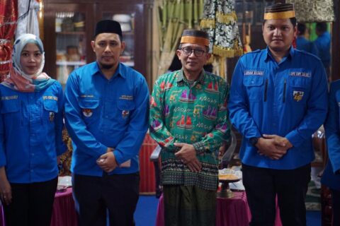 Lantik Pengurus KNPI Maros, Arham Basmin ‘Mappatabe’ di Balla Lompoa