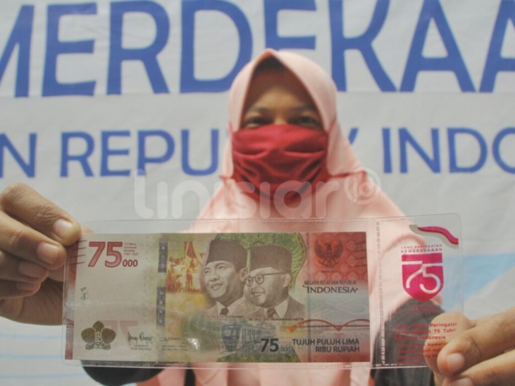 FOTO : Uang Pecahan Rp 75 Ribu Mulai Beredar di Makassar