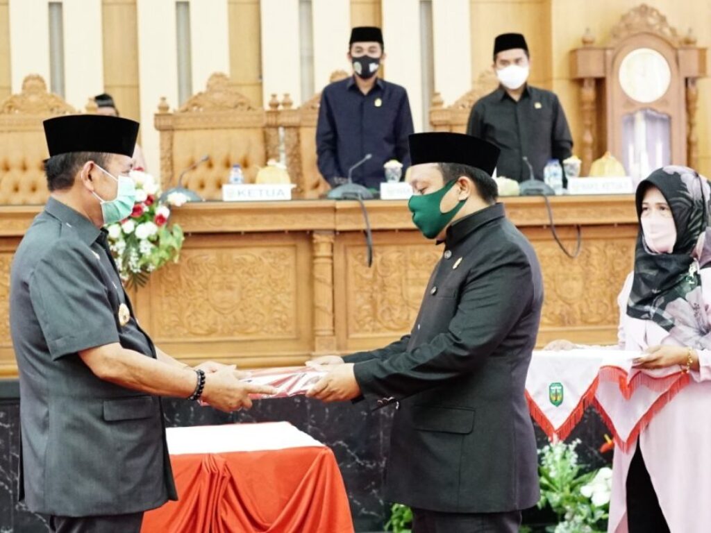 Pemda Luwu Serahkan Ranperda APBD Perubahan 2020 ke DPRD