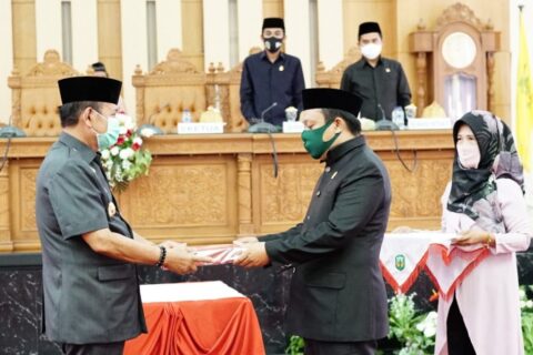 Pemda Luwu Serahkan Ranperda APBD Perubahan 2020 ke DPRD