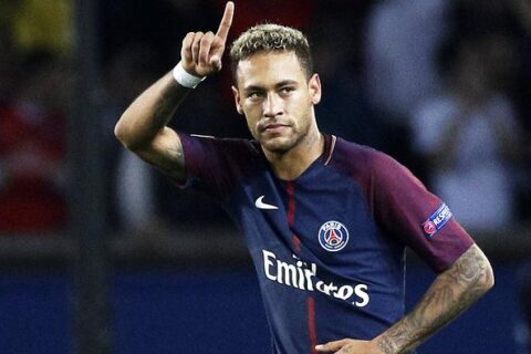 Penasaran Menangkan Liga Champions, Neymar Bertahan di PSG