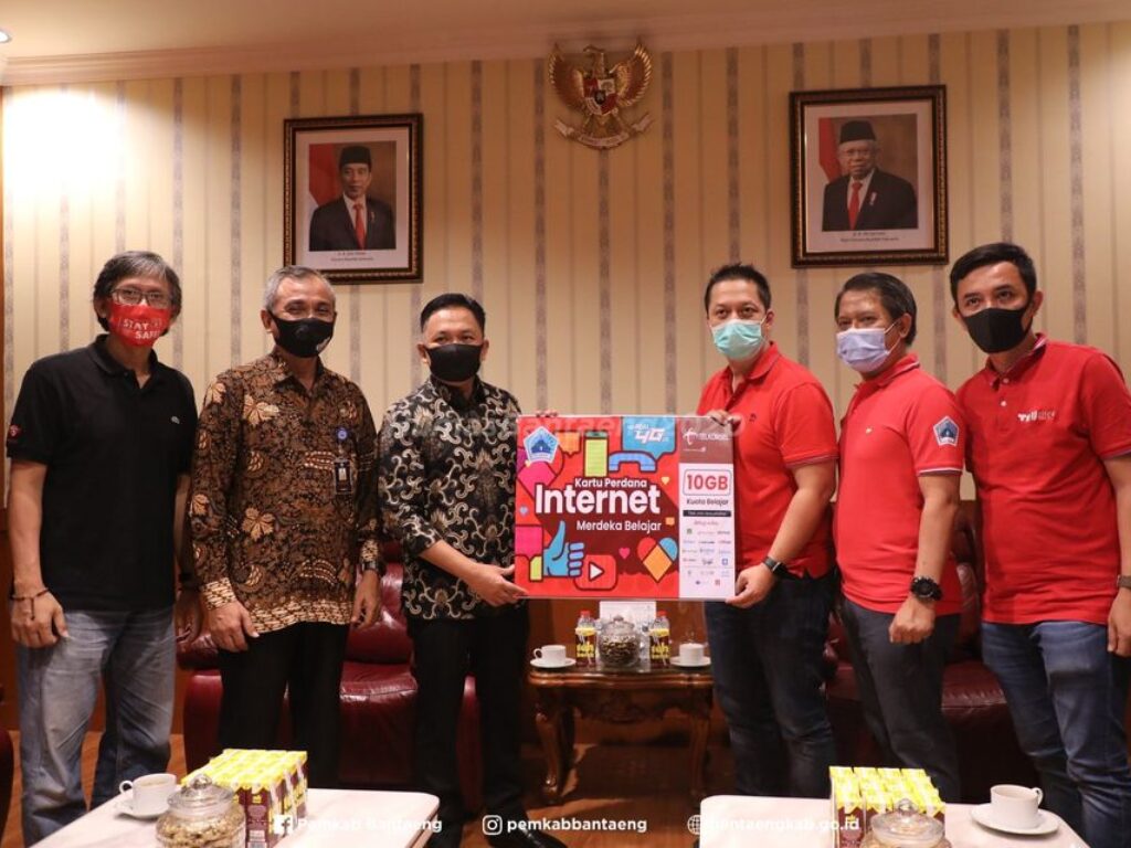 Bantuan Kartu Perdana MBJJ Oleh PT. Telkomsel, diapresiasi oleh Bupati Bantaeng