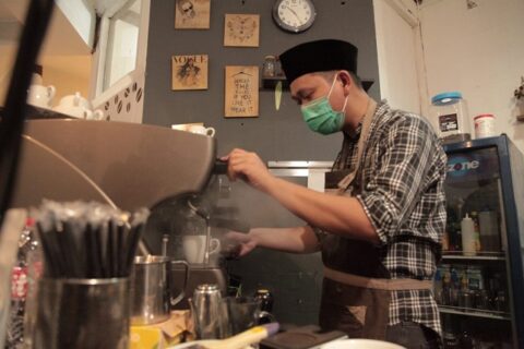 Kongkow Bareng Barista, Dokter Pade’: Seduh Kopimu, Sudahi Sedihmu Bro!