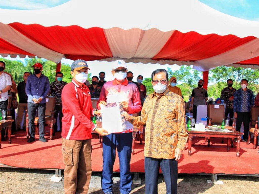 Founder Bosowa Grup Wakafkan Lahan Untuk Fasilitas Publik