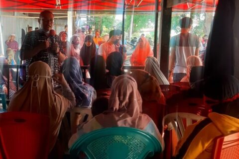 Warga Antusias Ikut Pelatihan Buat Roti yang Digagas Muammar Muhayang