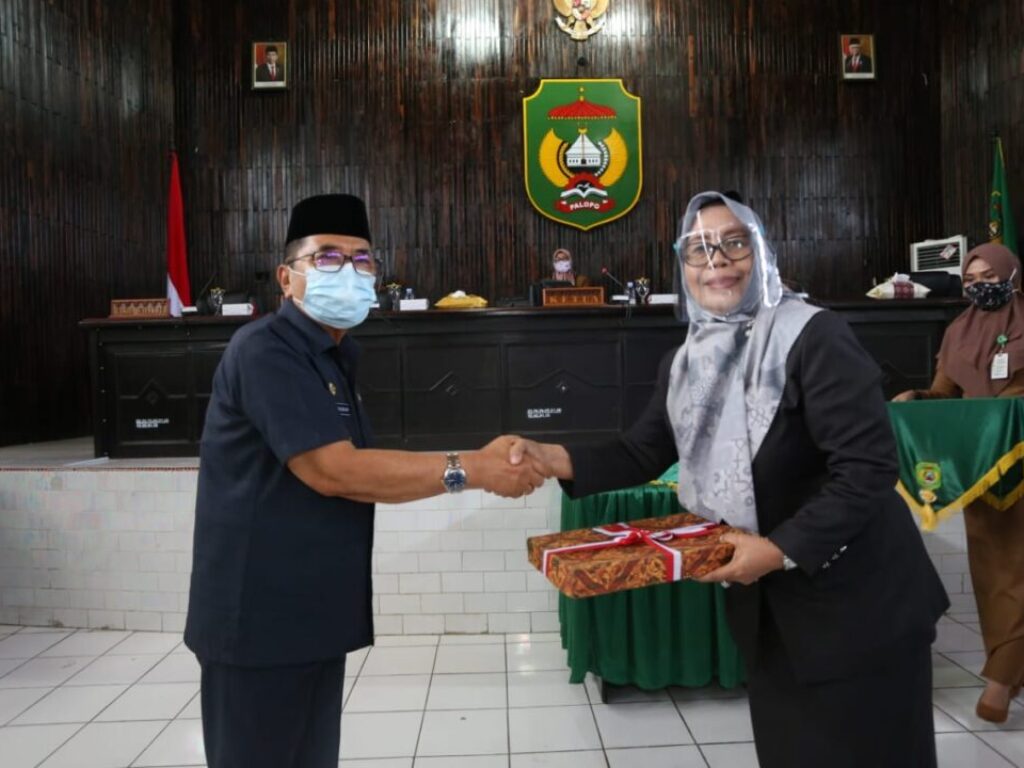 Pemkot Palopo Serahkan Ranperda APBD Perubahan 2020 ke DPRD