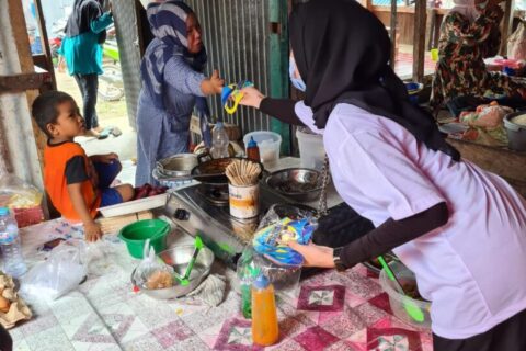 Tim Salam Cantik Millenial Bagi Masker dan Program Kerja SS-AK
