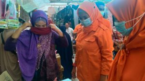 Gerakkan Ekonomi Lokal, Anir Blusukan dan Belanja di Pasar Labakkang