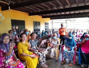 Sopan dan Taat Beragama, Emak-emak Kampung Tobbangeng Dukung Anir-Lutfi